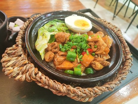 土豆燉雞煲仔飯