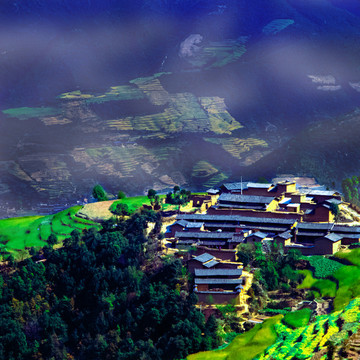 云南羅平苗族山村
