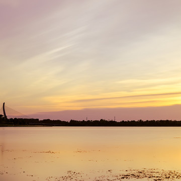夕陽(yáng)西下