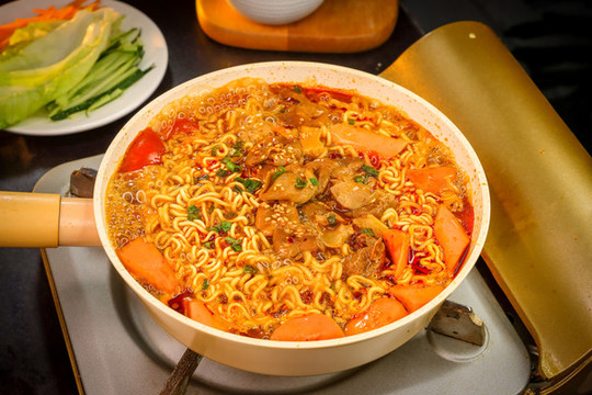 香辣肥腸面