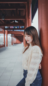 青春靚麗的女性