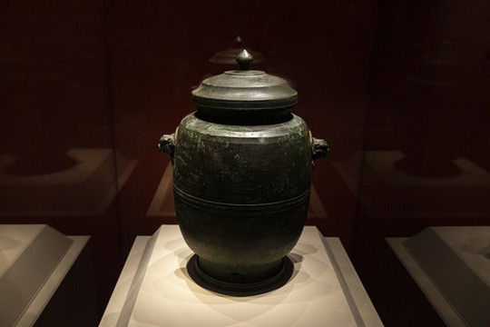韓國高麗時(shí)代青銅大壺