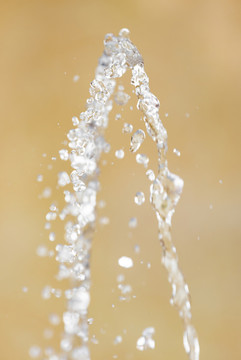 噴泉噴涌水花飛濺