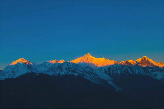 梅里雪山