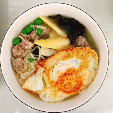 排骨湯面