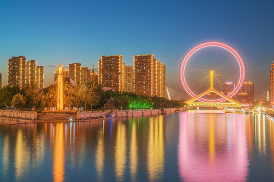 天津城市天際線和海河上的橋梁