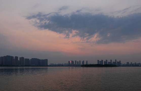 尹山湖日出
