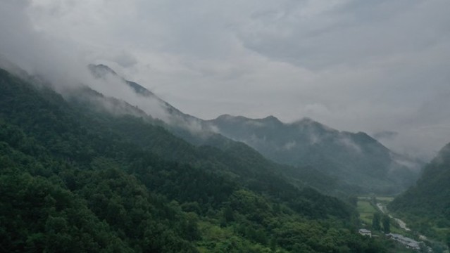 航拍秦嶺山脈自然風光