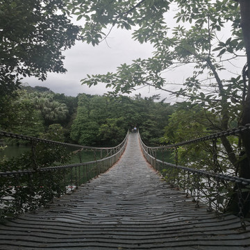 鐵鏈橋