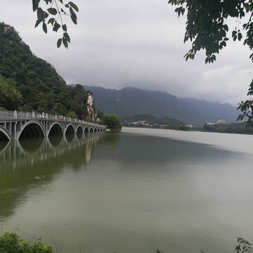 多孔橋