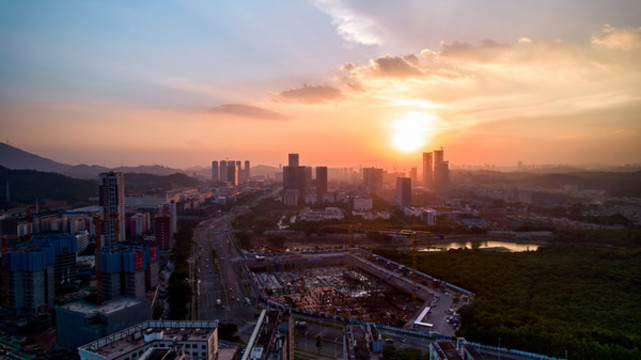 夕陽下的建筑高樓項(xiàng)目工地