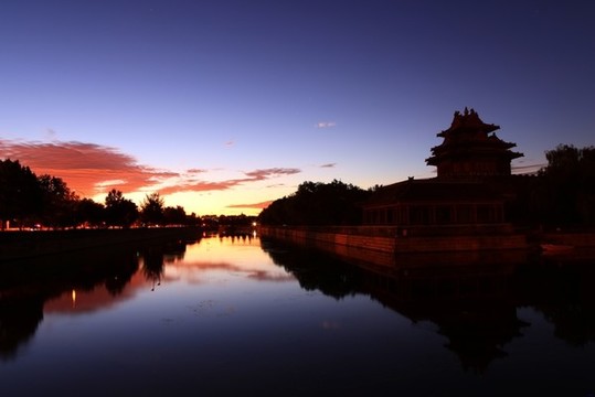 故宮角樓朝陽