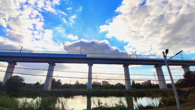動車高架橋