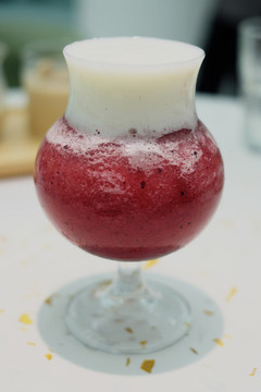 藍(lán)莓酸奶果汁