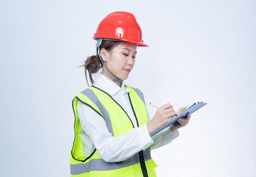 安全帽女工程師書寫文件