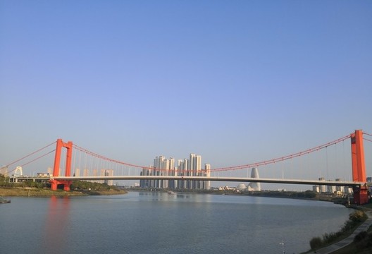 跨江大橋