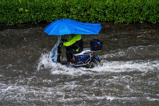 路面積水