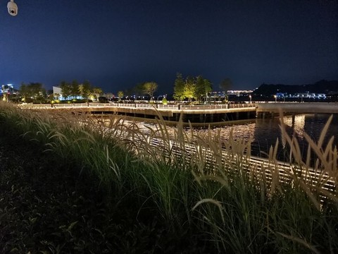潮人碼頭夜景