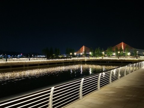 潮人碼頭夜景