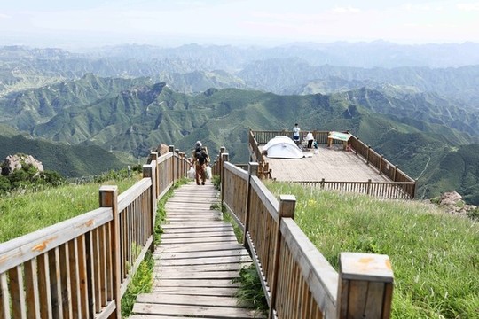 山頂露營(yíng)