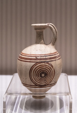 單耳細(xì)頸彩陶壺