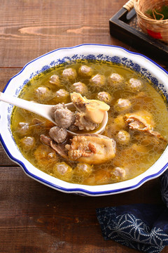 牛肉丸燉番鴨湯