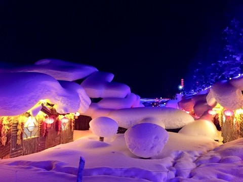 雪鄉(xiāng)夜景燈光