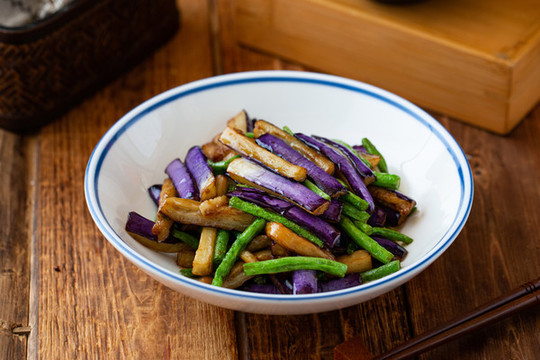 長(zhǎng)豆炒茄條