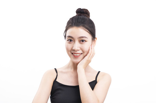 穿著黑色吊帶的美麗女性
