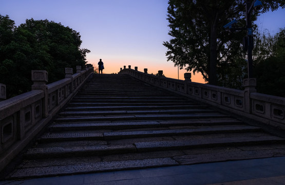 覓渡橋的黎明