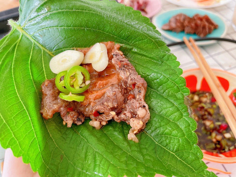 蘇子葉卷烤肉