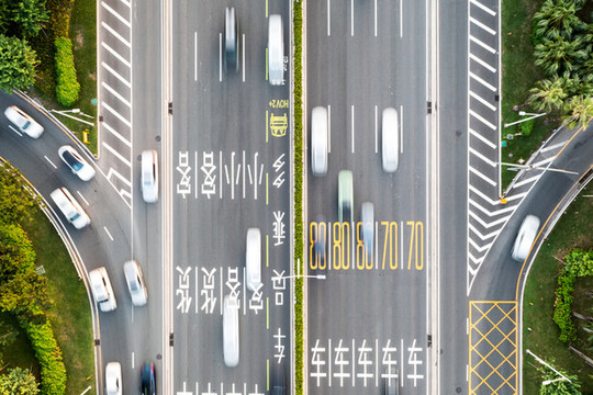 深圳濱河大道車流航拍