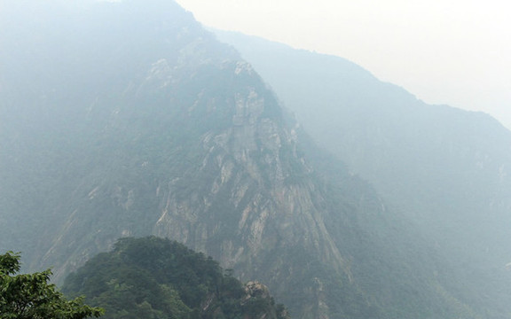 群山