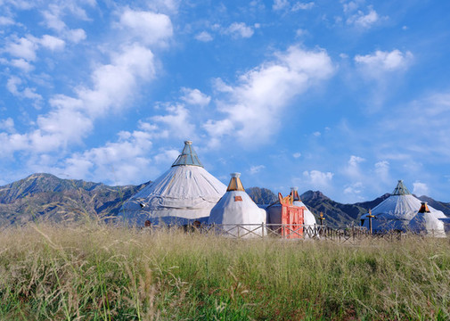 敕勒川草原蒙古包