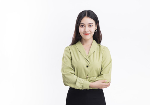 穿著黑色短裙的商務(wù)女性