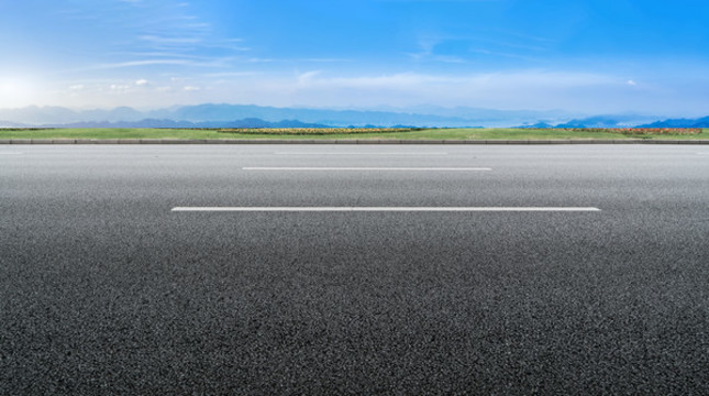 公路行車道和戶外自然景觀