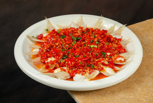 剁椒粉絲蒸鮰魚翅