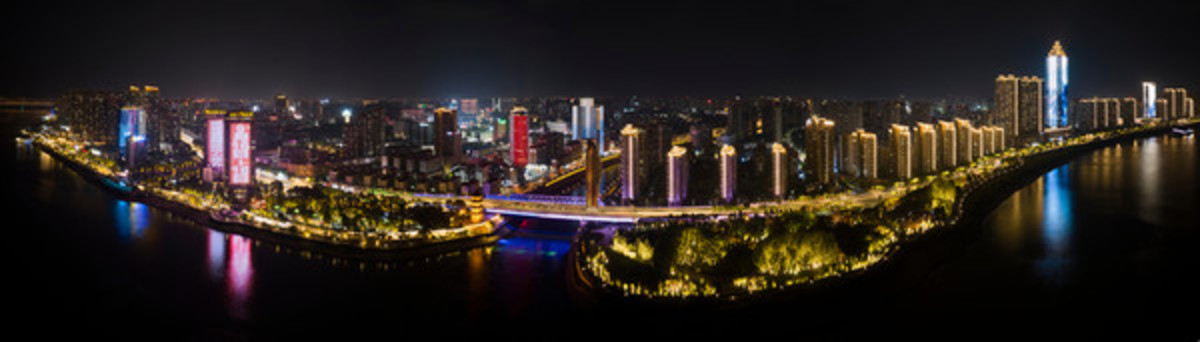 航拍安徽省蕪湖市夜景全景接片