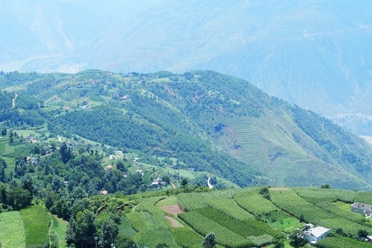 金沙江兩岸風(fēng)光