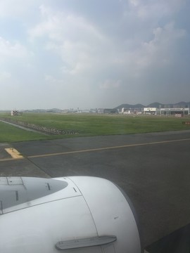飛機(jī)場(chǎng)
