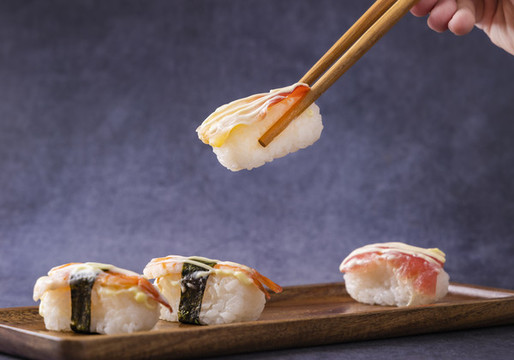 日式美食料理壽司和生魚(yú)片
