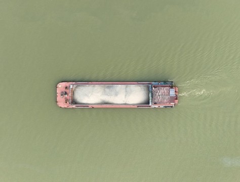 運沙船