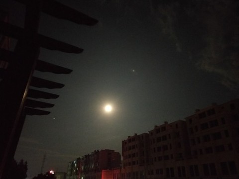 中秋圓月