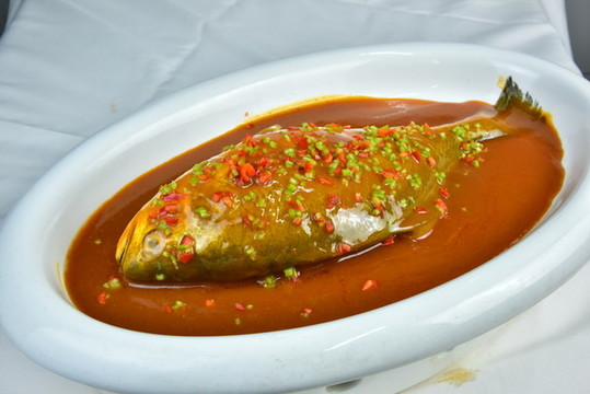 菌香醬燜大黃魚(yú)