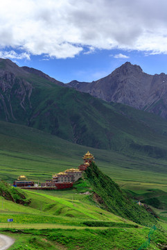 西藏昌都丁青高原風(fēng)光寺廟