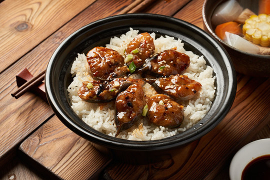 豉汁脆鱔煲仔飯