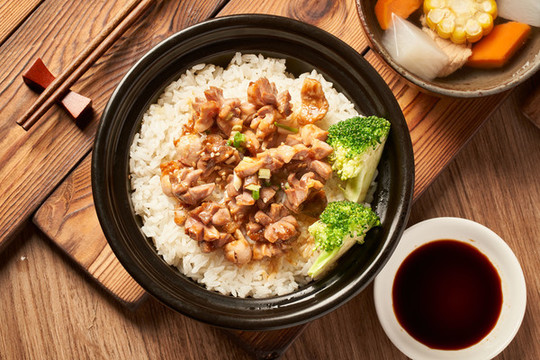 雞胗煲仔飯