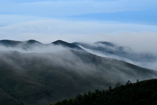 山脈云霧云海