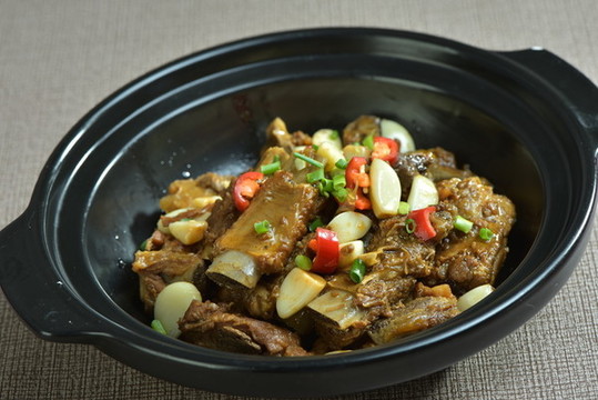 蒜子燒排骨