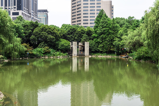公園湖景